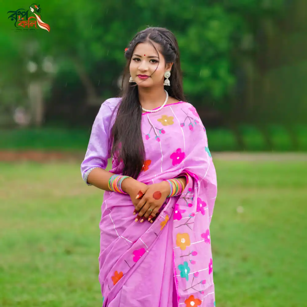 ল্যাভেন্ডার ফ্লোরাল আর্টিস্ট্রি শাড়ি - Image 4