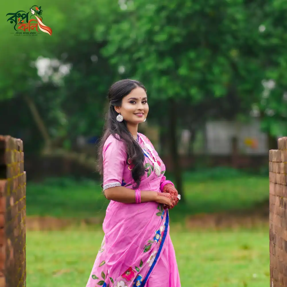 পিঙ্ক ফ্লোরাল পেইন্টেড শাড়ি - Image 4